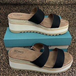 Women’s TOMS Lilo Black Canvas Sandals Size 9 New in box